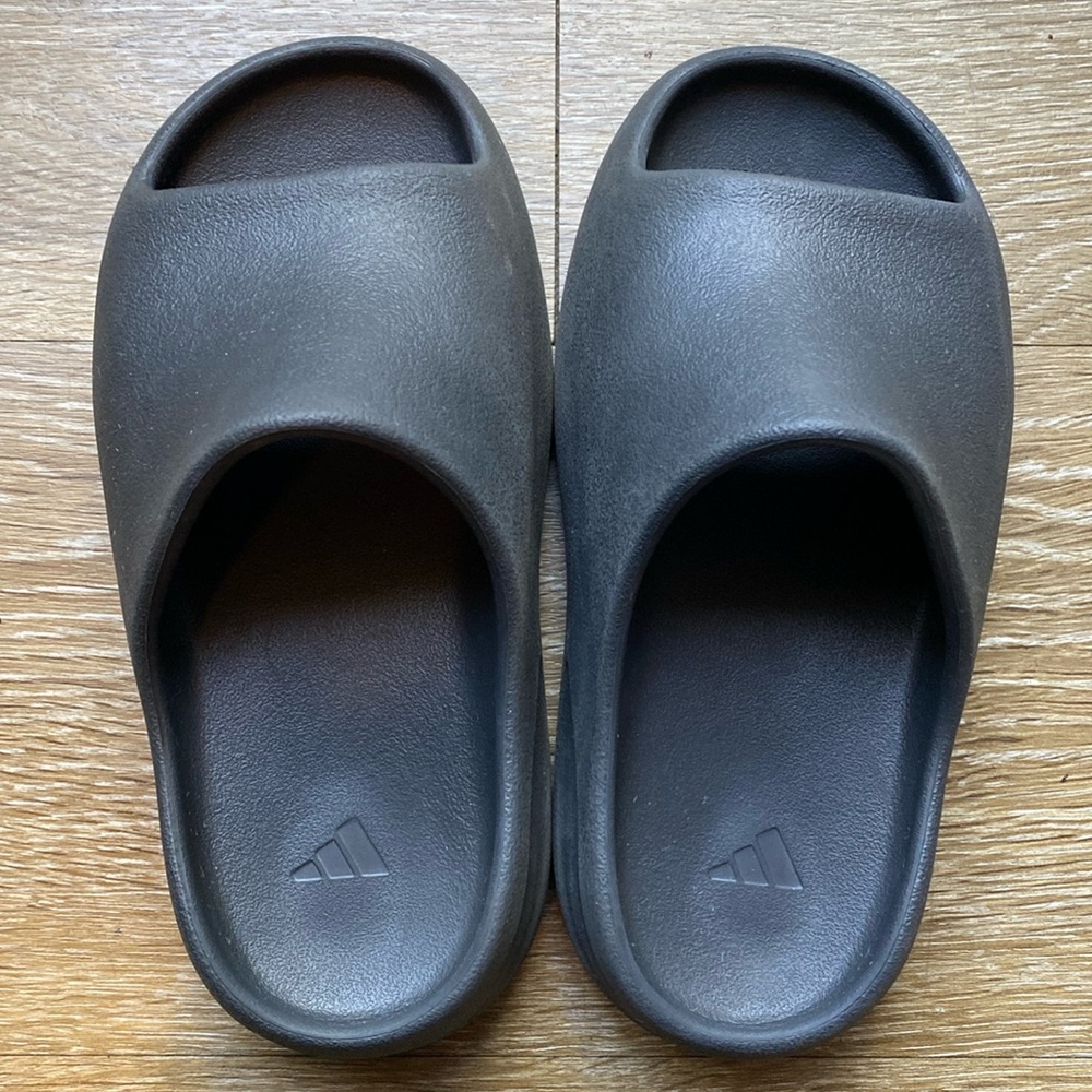Yeezy Slides Kids 13K US
